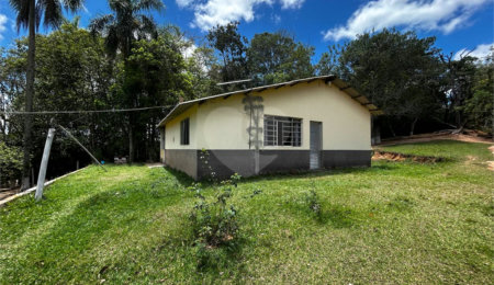 Sítio à venda com 2 quartos em Área Rural de Varginha, Itapetininga, SP