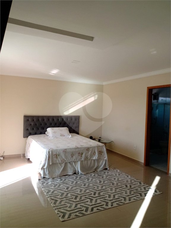 Casa à venda com 4 quartos, sendo 1 suíte, no condomínio Monte Líbano, Rio de Janeiro - RJ