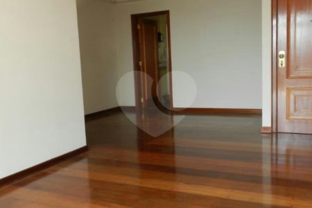 Apartamento à venda com 3 quartos, sendo 1 suíte, em Alto da Boa Vista, São Paulo, SP