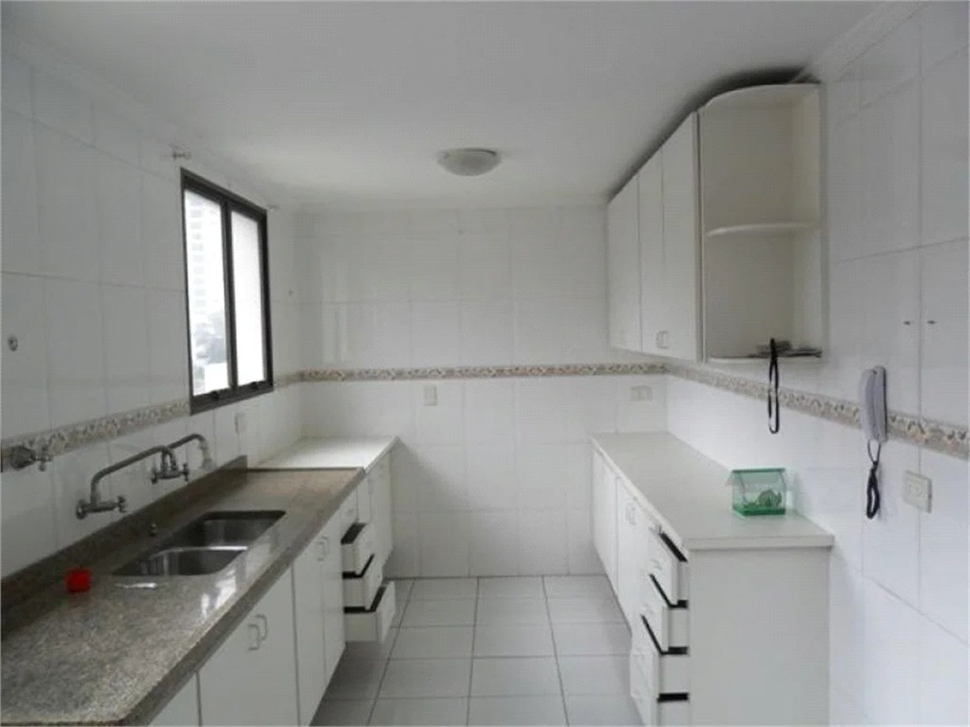 Apartamento à venda com 4 quartos, sendo 1 suíte,  em Vila Andrade, São Paulo, SP