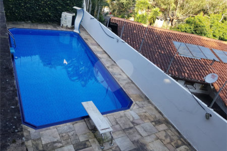 Sobrado à venda com 4 quartos, sendo 2 suítes, em Jardim Marajoara, São Paulo, SP