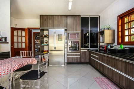 Casa à venda com 5 quartos, sendo 3 suítes, em City América, São Paulo, SP