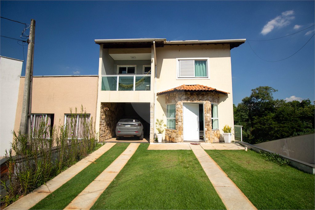 Casa à venda ou para alugar com 5 quartos, sendo 1 suíte, no condomínio Vila de Roma, São Roque - SP