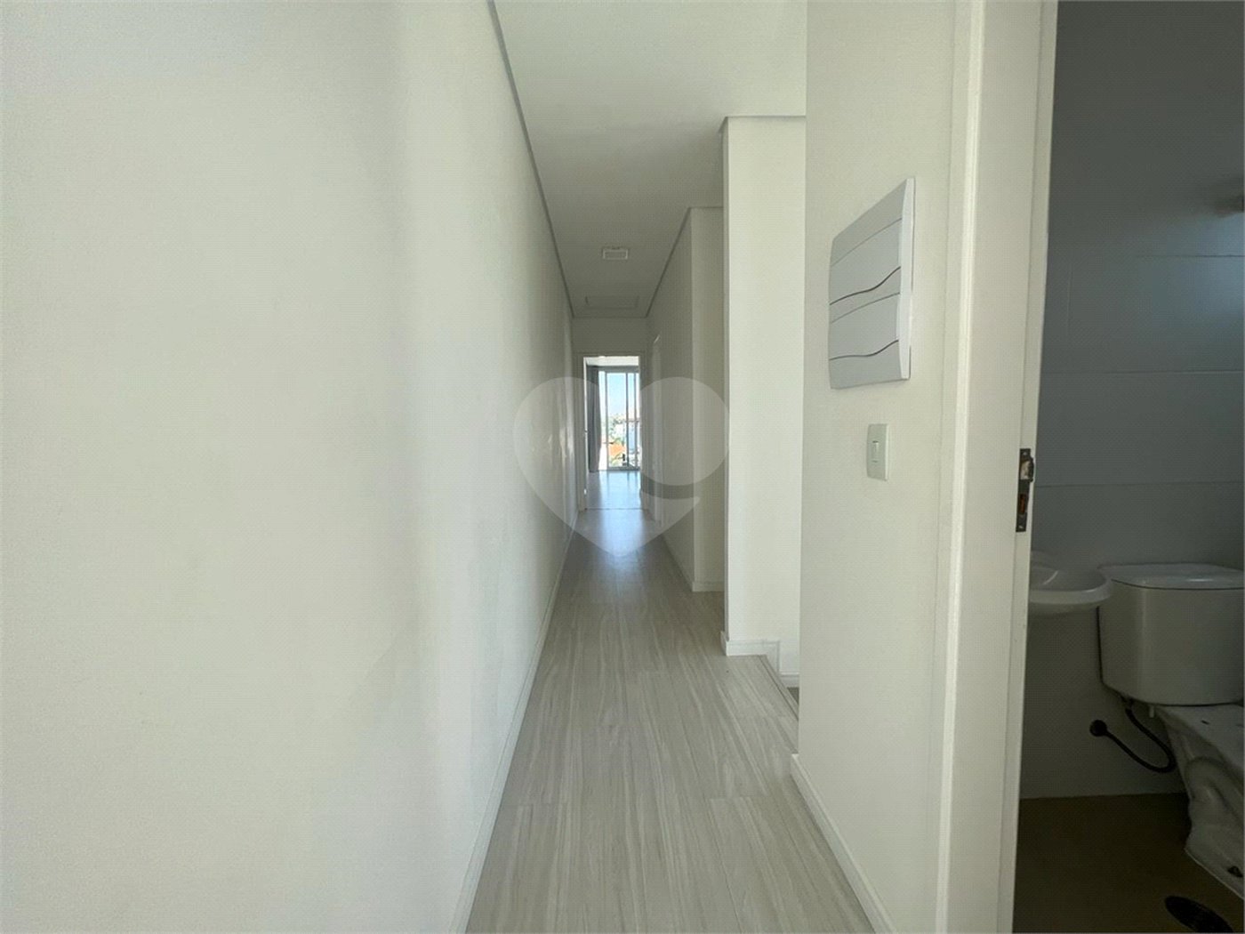 Casa à venda com 3 quartos, sendo 1 suíte, em Jardim Semiramis, Cotia, SP