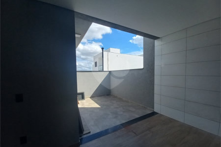 Casa à venda com 3 quartos, sendo 1 suíte, no condomínio Horto Florestal Villagio, Sorocaba - SP