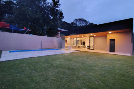 Casa à venda ou para alugar com 4 suítes no condomínio Panorama, Atibaia - SP
