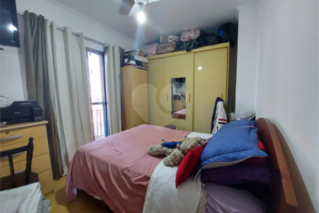 Sobrado à venda com 3 quartos, sendo 1 suíte, em Parque São Domingos, São Paulo, SP