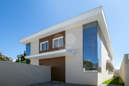 Sobrado à venda com 3 suítes em Vila Petrópolis, Atibaia, SP