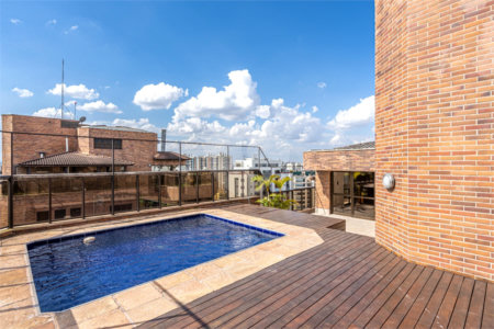 Apartamento à venda com 4 quartos, sendo 3 suítes, em Vila Andrade, São Paulo, SP