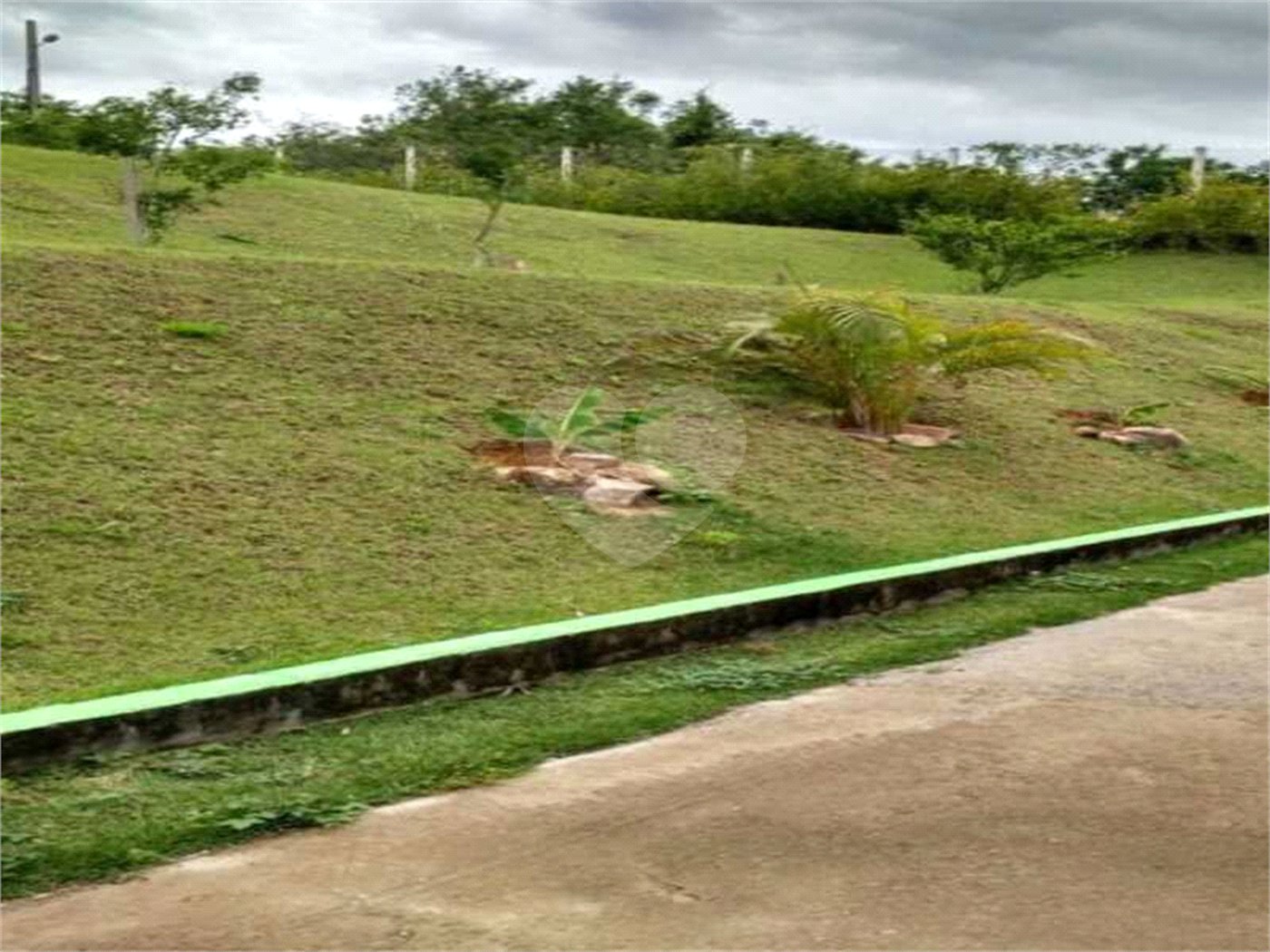 Casa à venda com 3 quartos, sendo 1 suíte, no condomínio Outeiro das Flores 2, Itupeva - SP