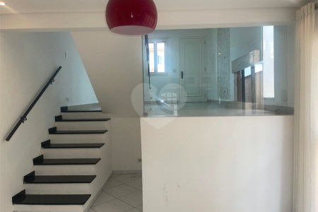 Casa à venda com 3 quartos, sendo 1 suíte,  no condomínio Vilagio Viccino, São Paulo - SP