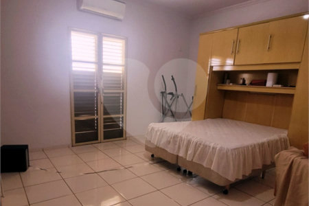 Sobrado à venda com 4 quartos, sendo 1 suíte, em Jardim Planalto, Paulínia, SP
