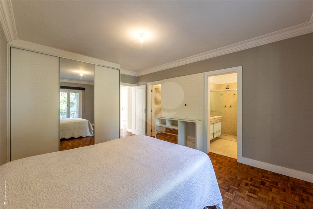 Casa à venda com 4 suítes no condomínio Saint Germain, São Paulo - SP