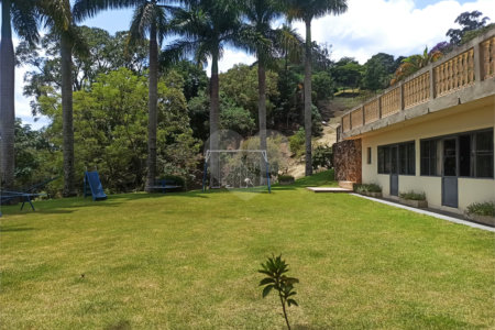 Sítio à venda com 13 quartos, sendo 4 suítes,  em Portão, Atibaia, SP