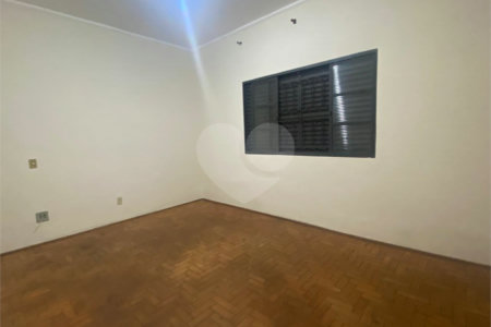 Casa à venda com 3 quartos, sendo 1 suíte, no Centro, Araraquara, SP