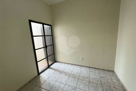 Casa à venda com 3 quartos, sendo 1 suíte, em Jardim Ártico, Araraquara, SP