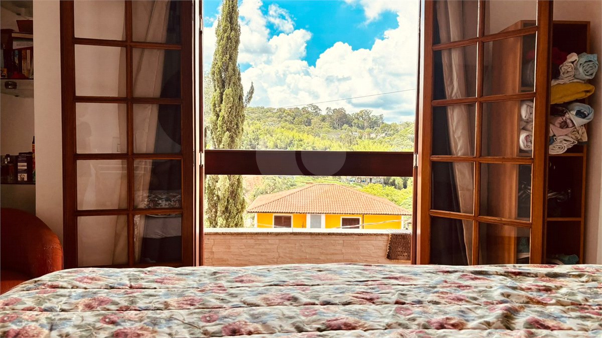 Sobrado à venda com 3 quartos, sendo 1 suíte, em Chácara Recanto Verde, Cotia, SP