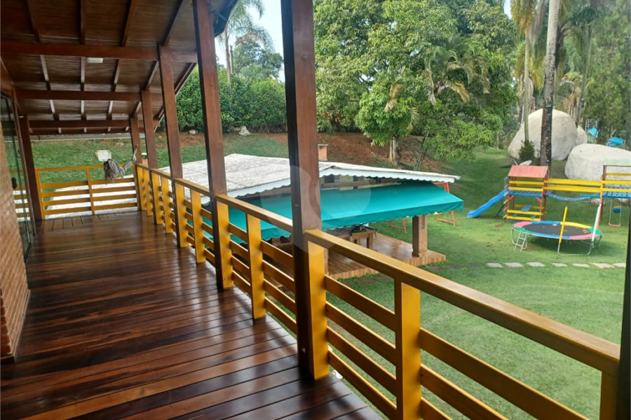 Casa à venda com 5 quartos, sendo 2 suítes, em Rio Abaixo, Mairiporã, SP