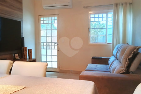 Casa à venda com 3 quartos, sendo 1 suíte, no condomínio Portal dos Pinheiros, Ribeirão Preto - SP