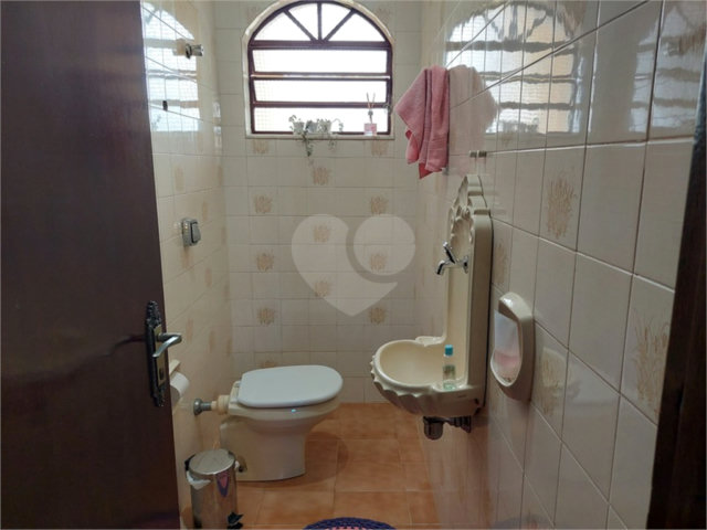 Casa à venda com 5 quartos, sendo 3 suítes,  no Centro, Mairiporã, SP