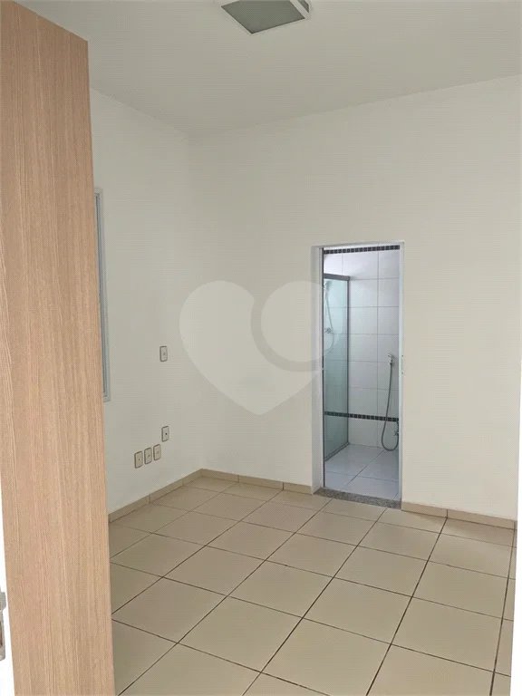 Casa para alugar com 3 suítes no condomínio Figueira Garden, Atibaia - SP