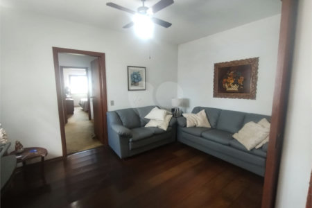 Casa à venda com 5 quartos, sendo 1 suíte, em Parque da Lagoa, Itapetininga, SP