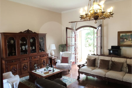 Casa Térrea à venda com 3 quartos, sendo 2 suítes, em Vila Oliveira, Mogi das Cruzes, SP