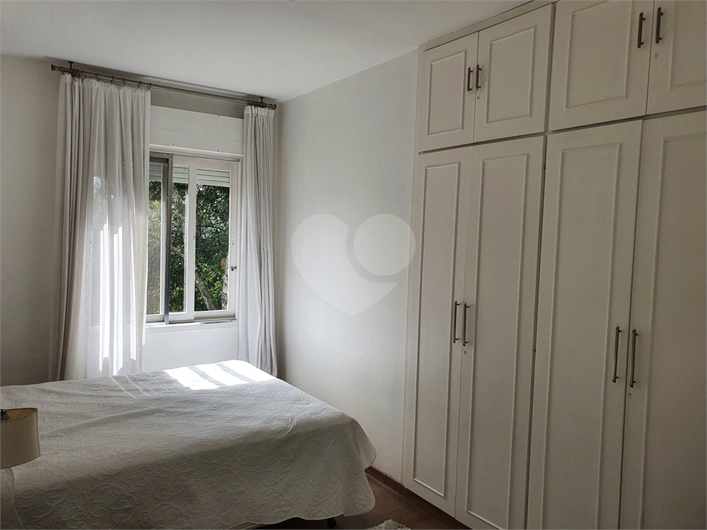 Sobrado à venda com 4 quartos, sendo 2 suítes, em Alto da Boa Vista, São Paulo, SP