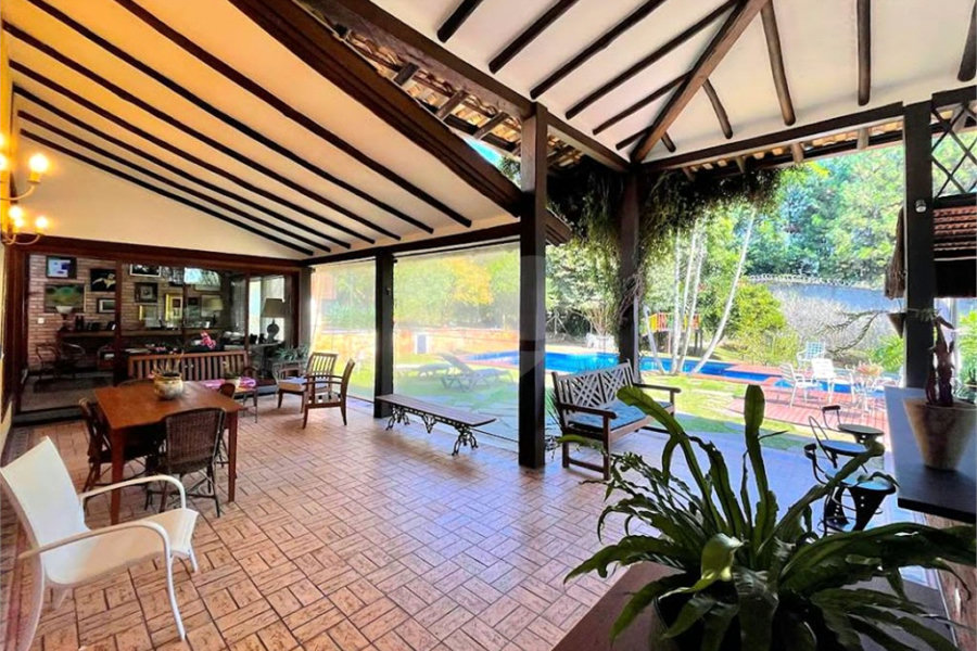 Casa à venda com 4 suítes no condomínio Jardim Mediterrâneo, Cotia - SP