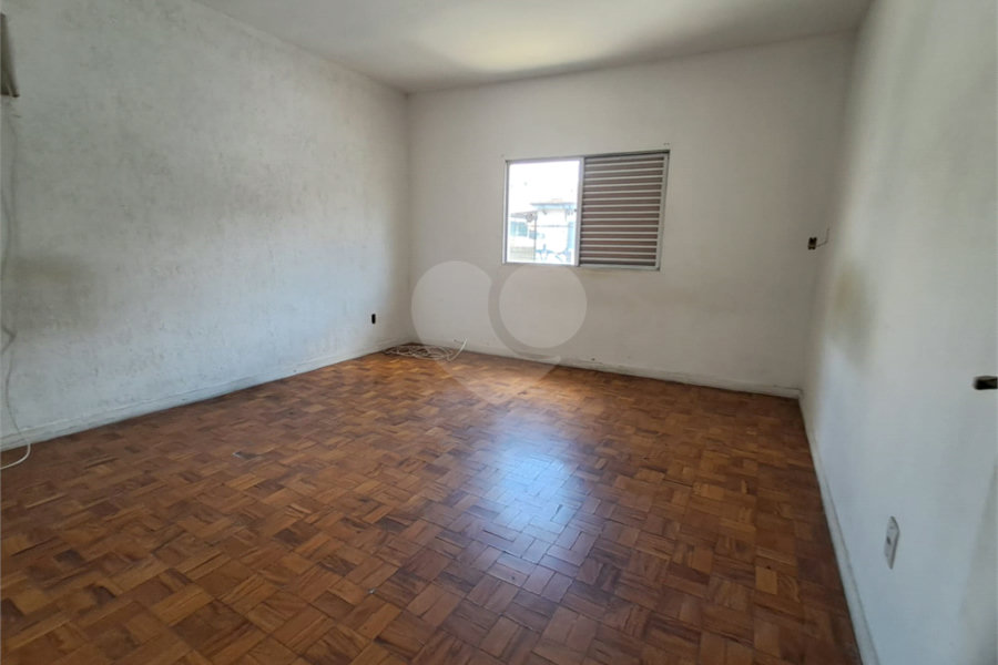 Sobrado à venda com 4 quartos em Parada Inglesa, São Paulo, SP