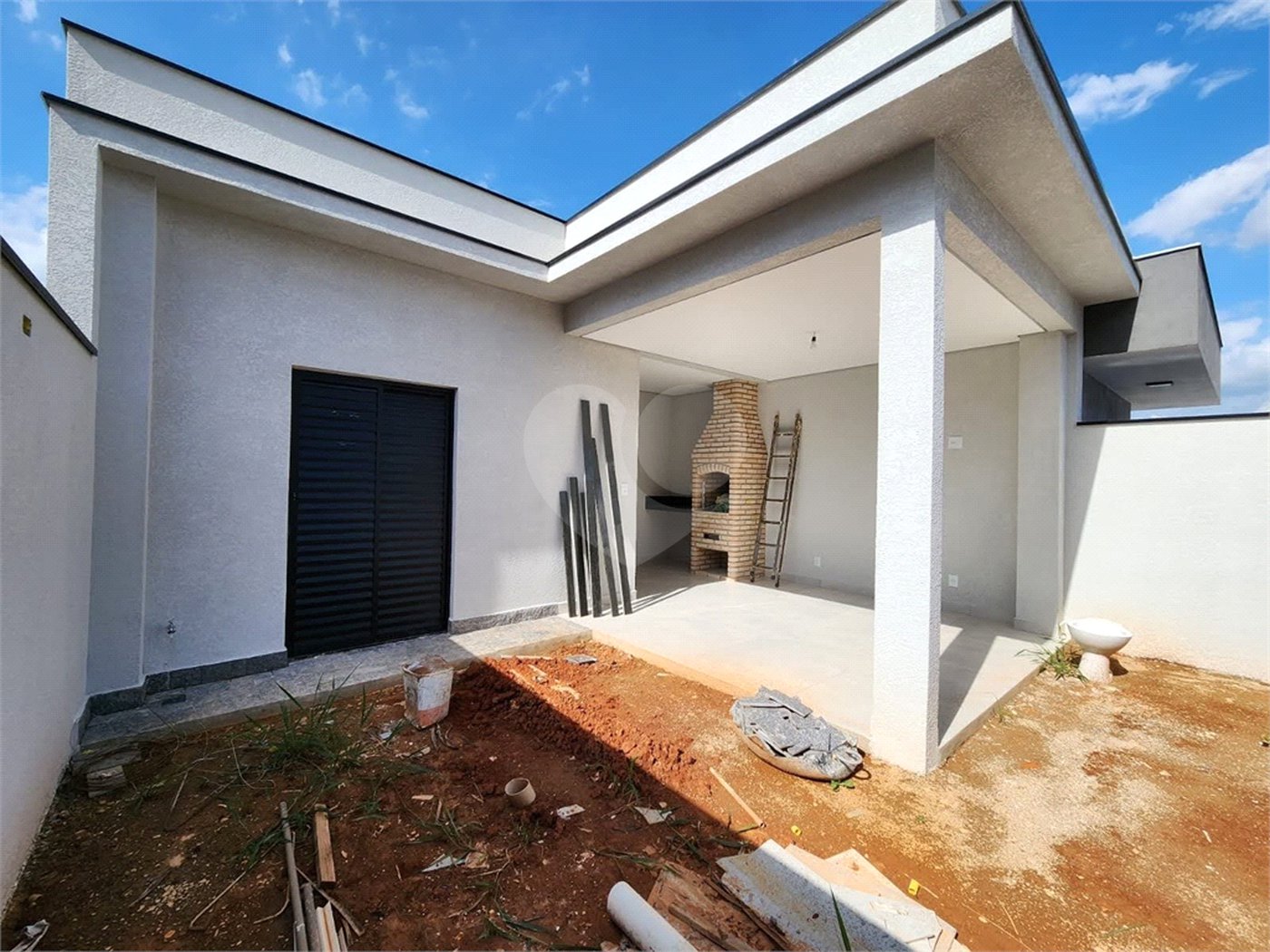 Casa à venda com 3 quartos, sendo 1 suíte, no condomínio Santinon, Sorocaba - SP