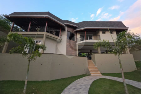 Casa à venda com 4 suítes no condomínio Residencial Jardim Primavera, Louveira - SP