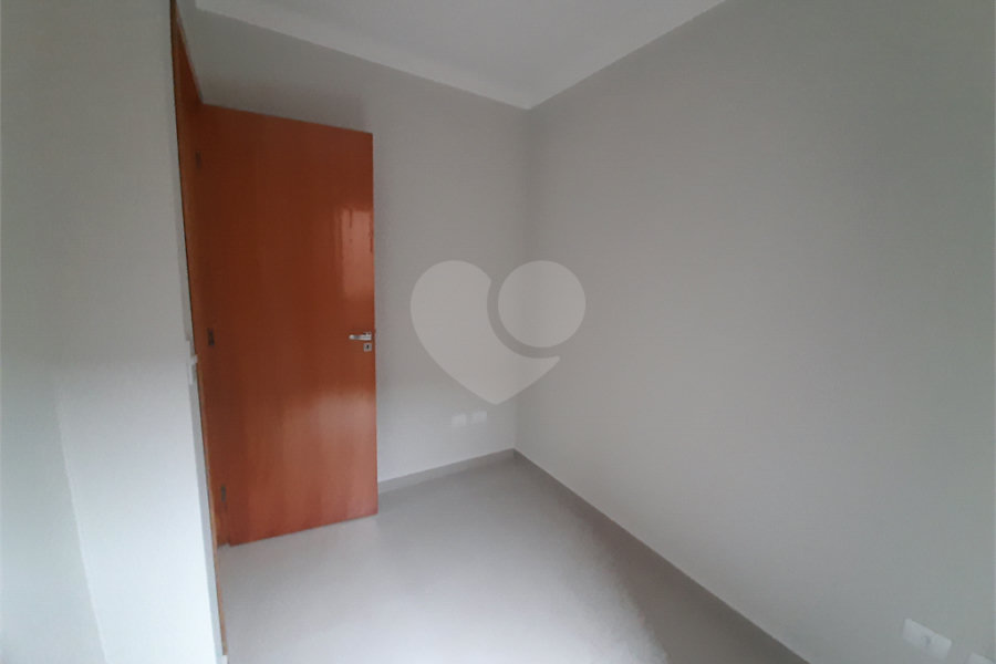 Apartamento com 37m2, 2 quartos, banheiro, sala, cozinha, quintal e SEM vaga de garagem