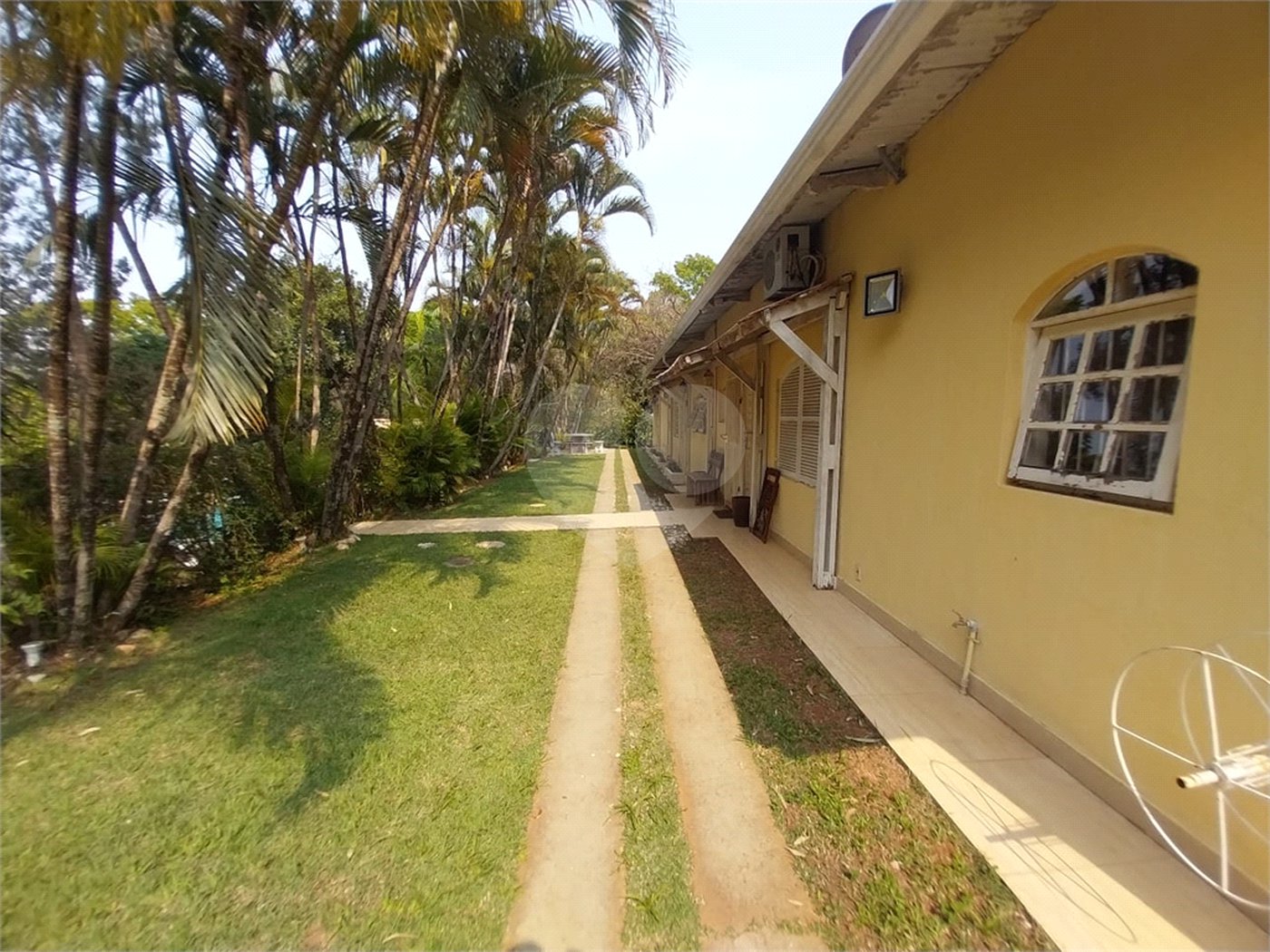Chácara à venda ou para alugar com 3 quartos, sendo 1 suíte, em Chácaras Polozzi, Louveira, SP