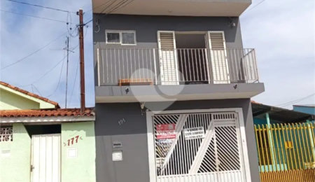 Casa à venda com 3 quartos, sendo 1 suíte, em Vila Regina, Itapetininga, SP