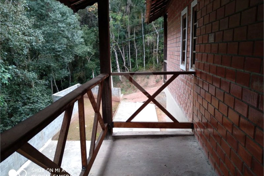 Sobrado à venda com 4 quartos, sendo 3 suítes, em Serra da Cantareira, Mairiporã, SP