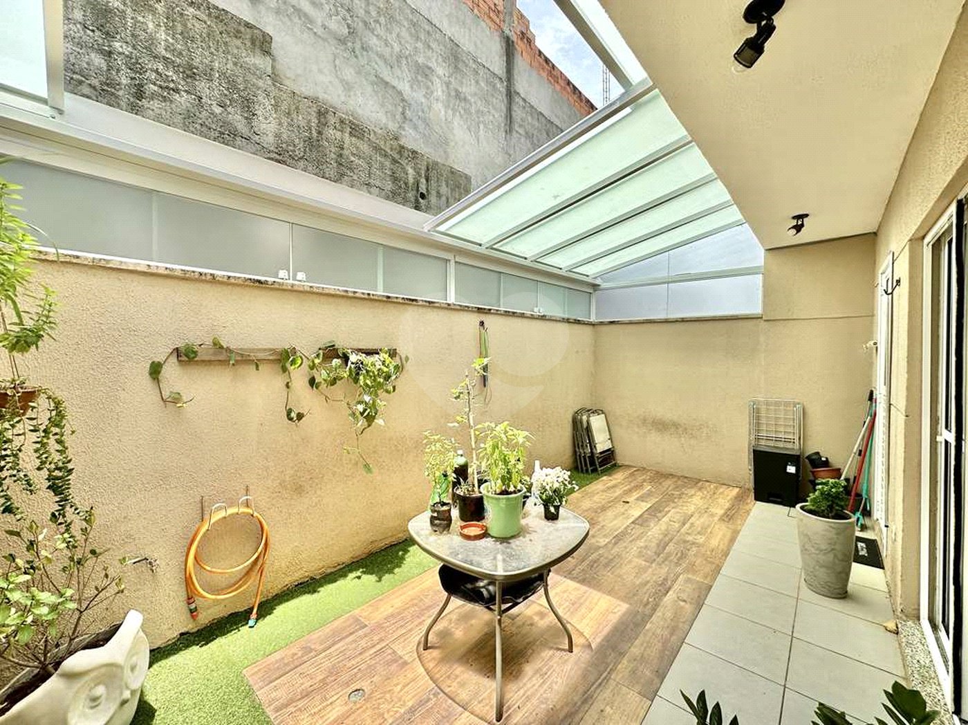 Casa à venda com 3 quartos, sendo 1 suíte, no condomínio Villaggio Viana, Cotia - SP