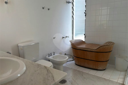 Casa de Vila para alugar com 4 quartos, sendo 1 suíte, em Itaim Bibi, São Paulo, SP