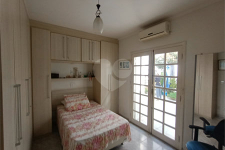 Casa à venda com 4 quartos, sendo 1 suíte,  em Jardim Armênia, Mogi das Cruzes, SP