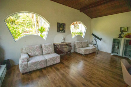 Sítio à venda com 7 quartos, sendo 6 suítes, em Jardim Santa Vitória (canguera), São Roque, SP