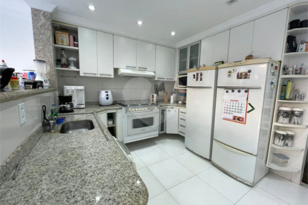 Casa à venda com 4 quartos, sendo 1 suíte, em Campo Grande, Rio de Janeiro, RJ