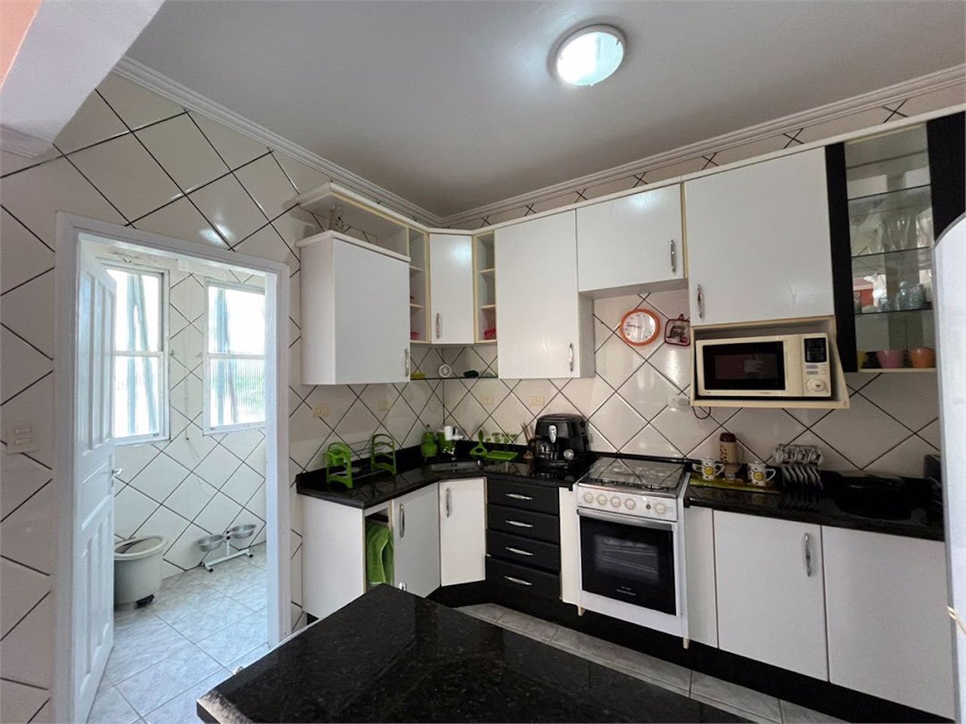 Apartamento Residencial à venda, Jardim Virginia, Guarujá - AP0424.
