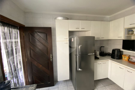 Sobrado à venda com 4 quartos, sendo 1 suíte, em Vila Macedópolis, São Paulo, SP
