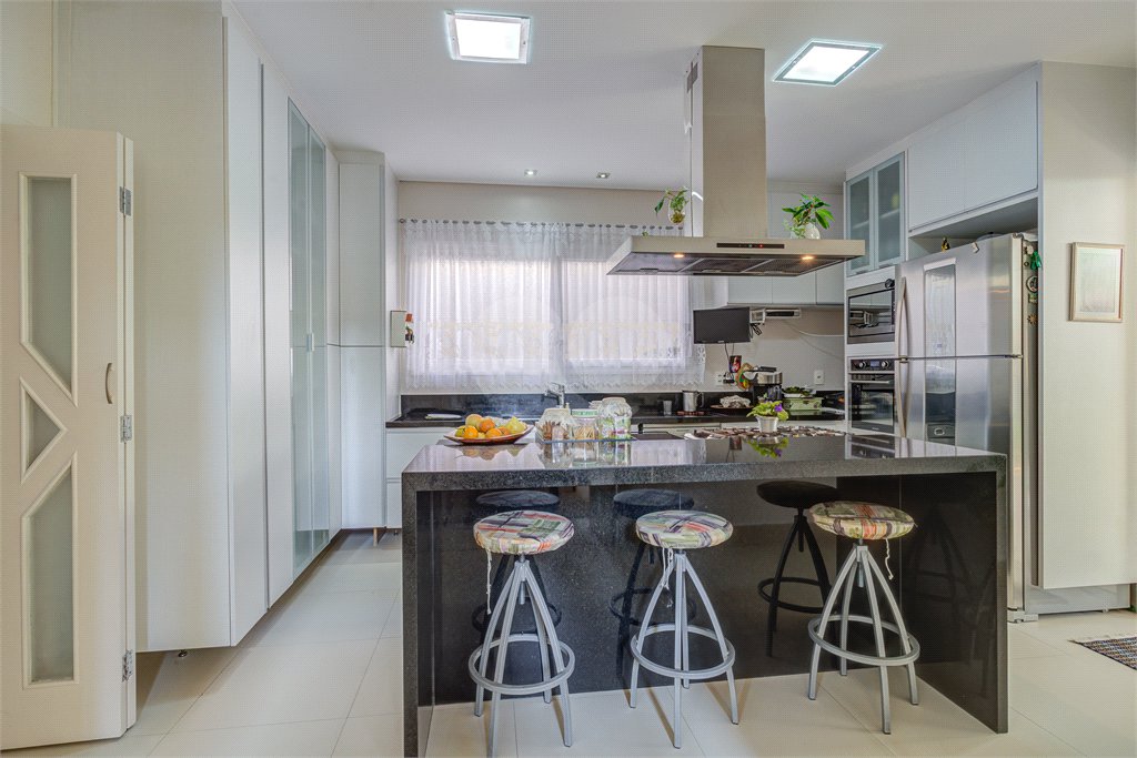 Casa de Vila à venda com 4 suítes em Jardim dos Estados, São Paulo, SP