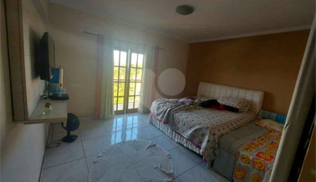 Casa à venda com 4 quartos, sendo 3 suítes, no Centro, Bom Jesus dos Perdões, SP