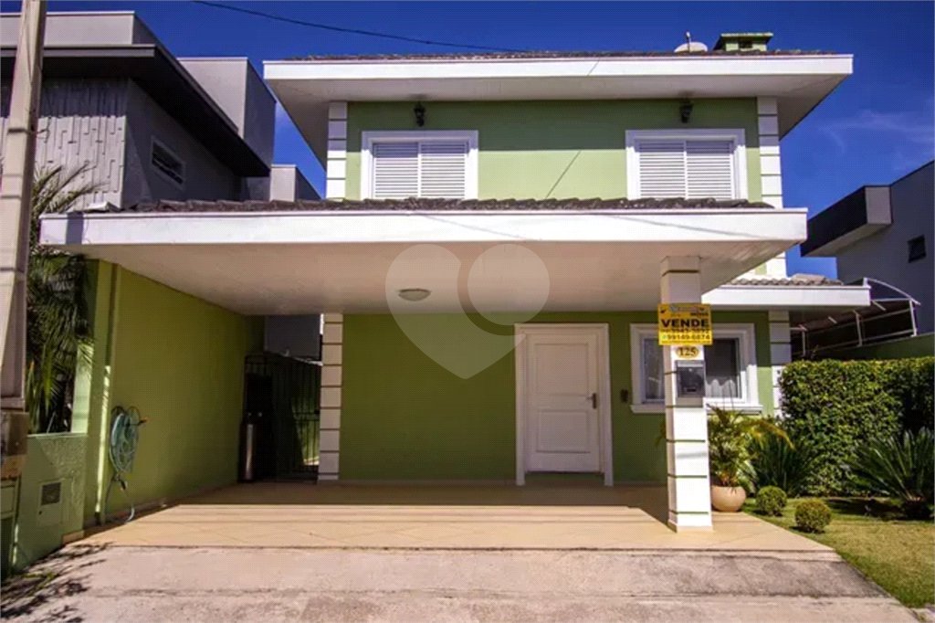 Casa à venda com 4 quartos, sendo 3 suítes,  no condomínio Altos da Serra Vi, São José dos Campos - SP