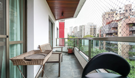 Apartamento à venda com 4 quartos, sendo 2 suítes,  em Vila Morumbi, São Paulo, SP