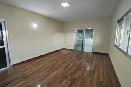 Casa à venda ou para alugar com 5 quartos, sendo 3 suítes, em Vila Maria, Itapetininga, SP