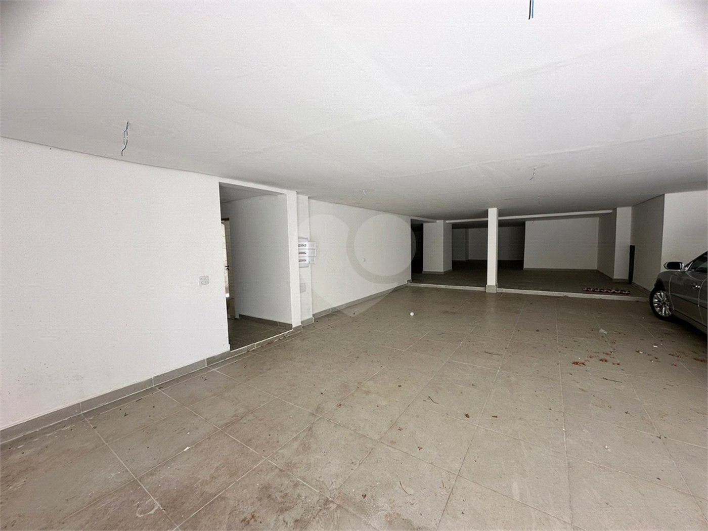 Casa à venda com 4 suítes no condomínio Villaggio Houda, São Paulo - SP