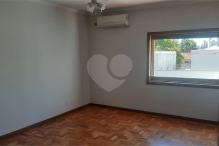 Casa à venda com 3 quartos, sendo 1 suíte,  em Brooklin Paulista, São Paulo, SP
